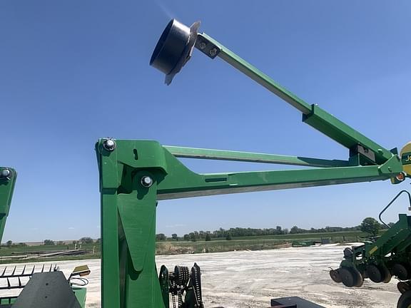 Image of John Deere 1760 equipment image 1