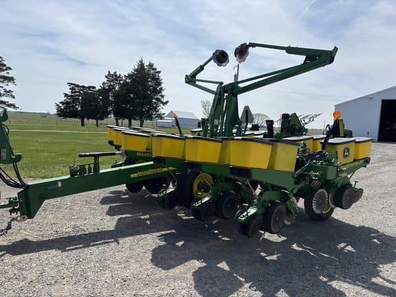 Image of John Deere 1760 equipment image 4