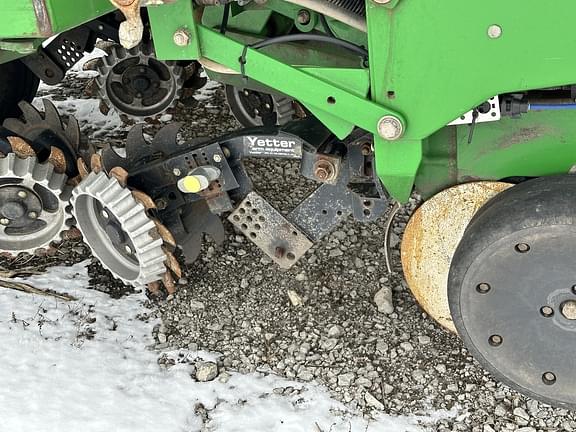 Image of John Deere 1760 equipment image 1