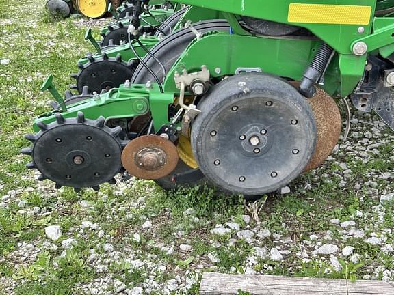 Image of John Deere 1760 equipment image 4