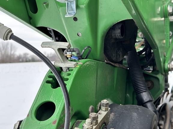 Image of John Deere 1760 equipment image 3