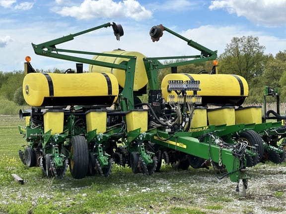 Main image John Deere 1760