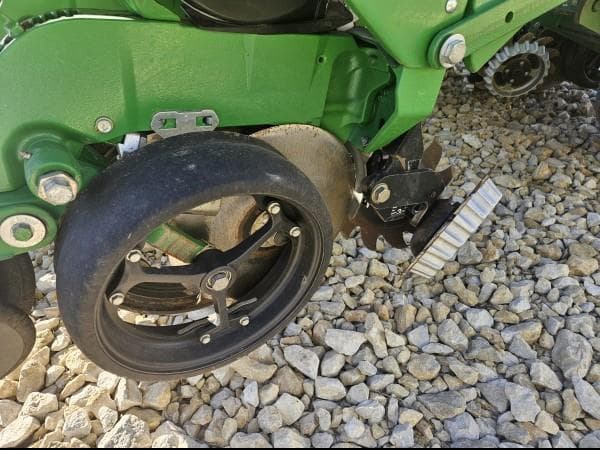 Image of John Deere 1760 equipment image 3