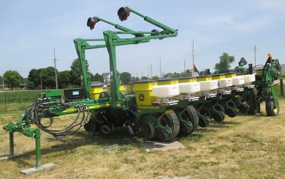 2012 John Deere 1770 Equipment Image0