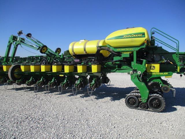 Image of John Deere 1770 equipment image 4