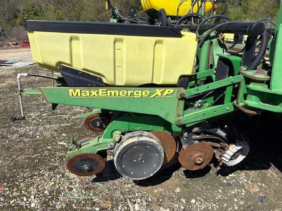 Image of John Deere 1770 equipment image 4