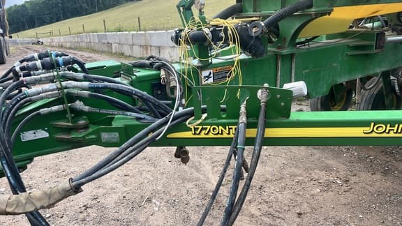 Image of John Deere 1770 equipment image 4