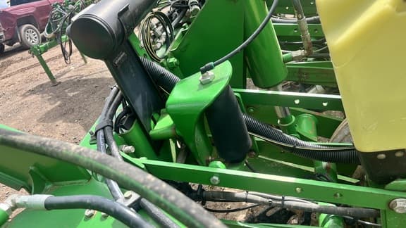 Image of John Deere 1770 equipment image 3