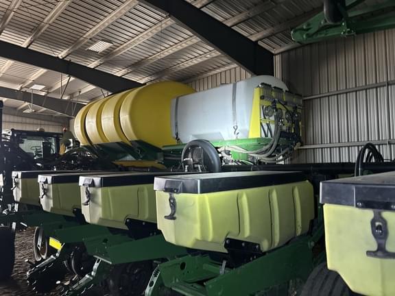 Image of John Deere 1770 Primary image