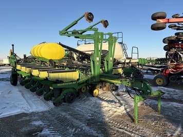 Main image John Deere 1770