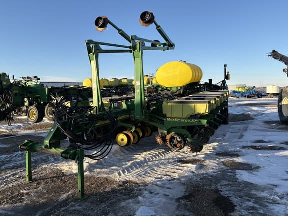 Image of John Deere 1770 equipment image 1