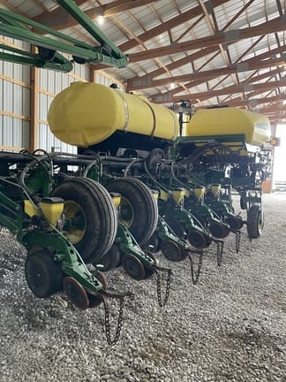 Main image John Deere 1770