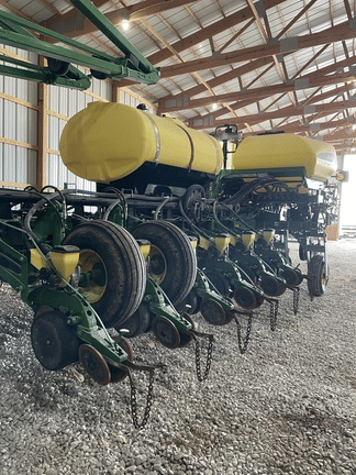 Main image John Deere 1770