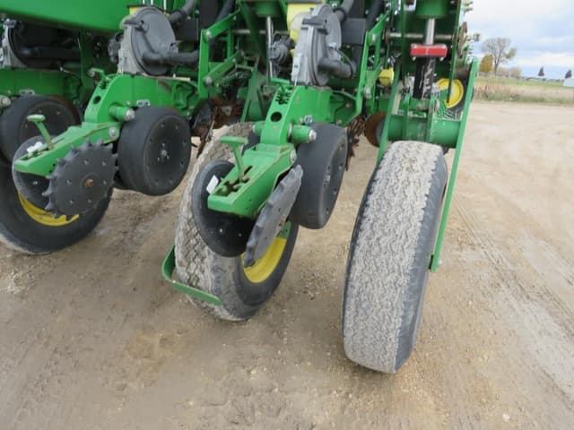 Image of John Deere 1770 equipment image 4