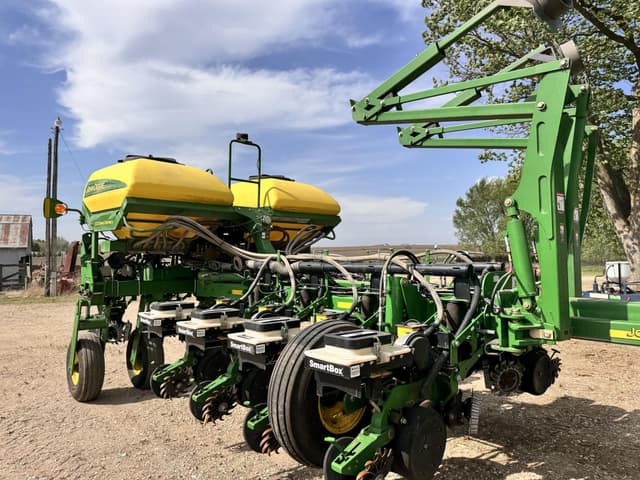 Image of John Deere 1770 equipment image 3