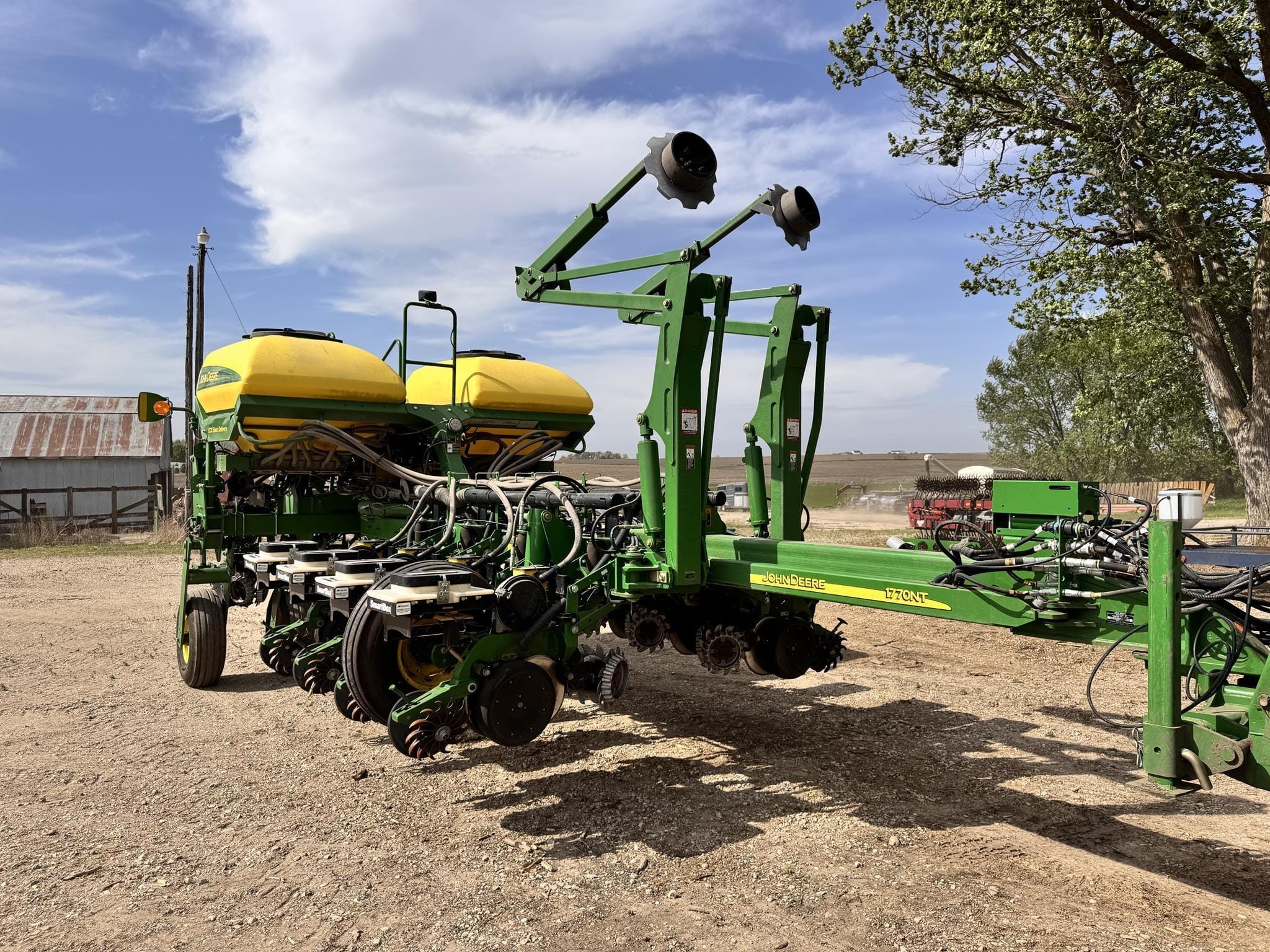 2012 John Deere 1770 Equipment Image0