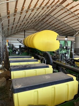 Image of John Deere 1770 equipment image 4