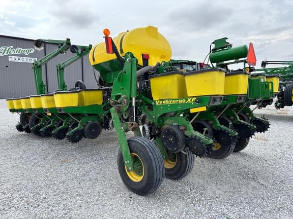 Image of John Deere 1770 equipment image 4