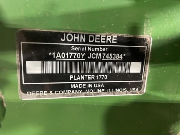 Image of John Deere 1770 equipment image 1