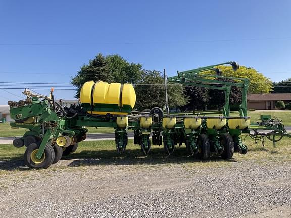 Image of John Deere 1770 equipment image 4