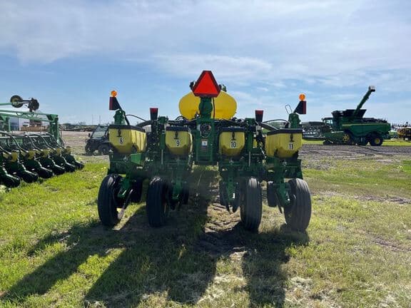 Image of John Deere 1770 equipment image 3