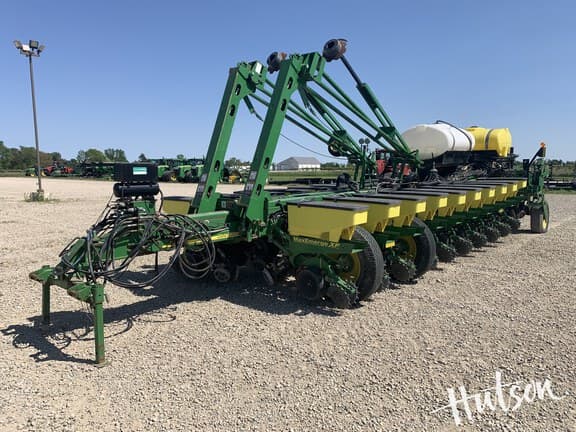 Image of John Deere 1770 equipment image 2