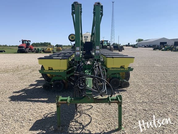 Image of John Deere 1770 equipment image 1