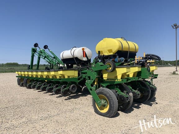 Image of John Deere 1770 equipment image 3