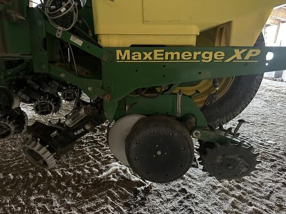 Image of John Deere 1770 equipment image 3