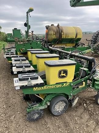 Image of John Deere 1770 equipment image 2