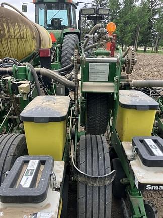 Image of John Deere 1770 equipment image 4