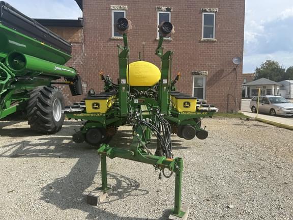 Image of John Deere 1770 equipment image 2