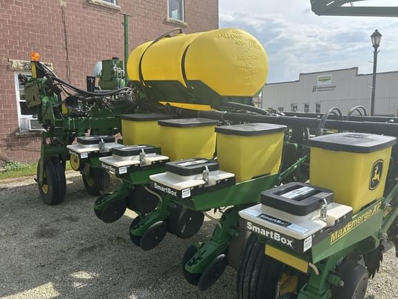Image of John Deere 1770 equipment image 3