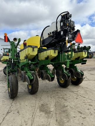 Image of John Deere 1770 equipment image 3