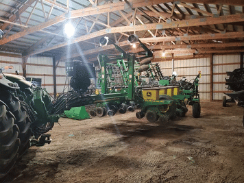 Main image John Deere 1770