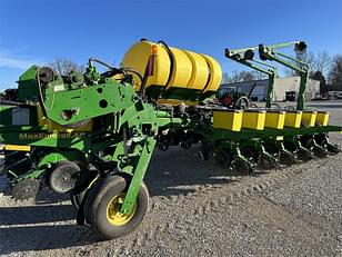 Main image John Deere 1770 7