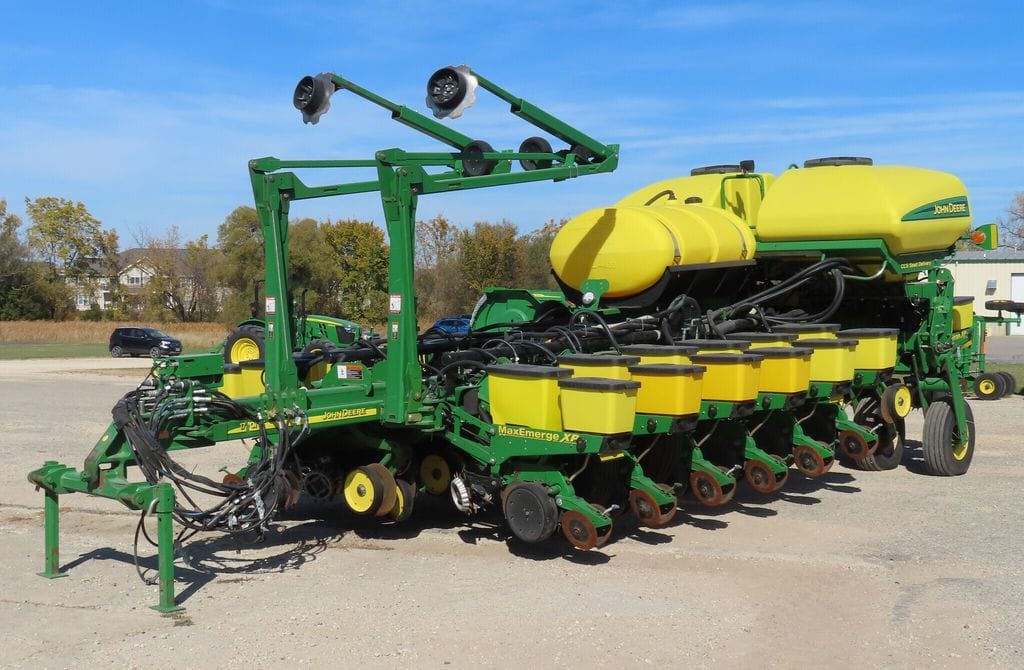 2012 John Deere 1770 Equipment Image0