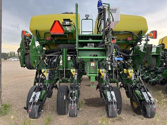 Image of John Deere 1770 equipment image 2