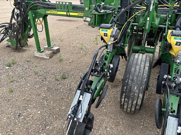 Image of John Deere 1770 equipment image 4