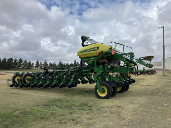 Image of John Deere 1770 equipment image 4