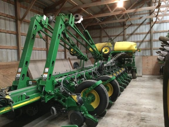 Main image John Deere 1770