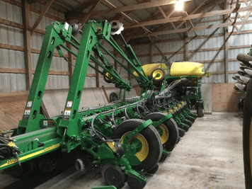 Main image John Deere 1770