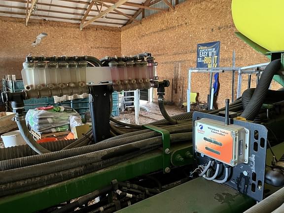 Image of John Deere 1770 equipment image 4
