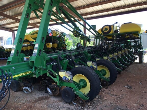 Main image John Deere 1770