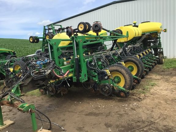 2012 John Deere 1770 Equipment Image0