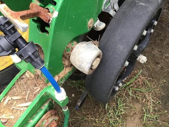 Image of John Deere 1770 equipment image 2