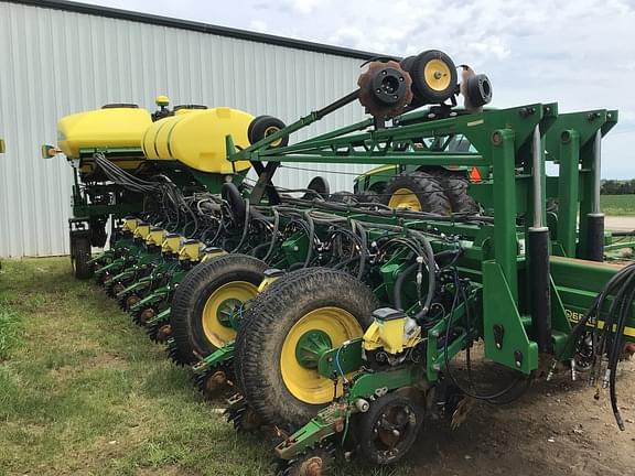 Image of John Deere 1770 Primary image
