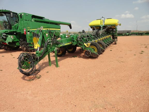 2012 John Deere 1770 Equipment Image0
