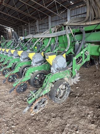 Image of John Deere 1770 equipment image 2