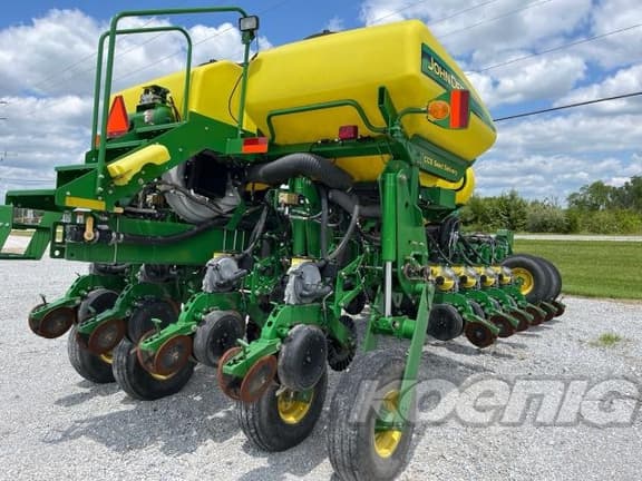 Image of John Deere 1770 equipment image 4